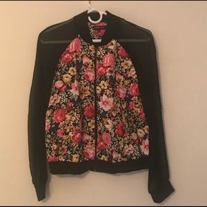 Nameless floral bomber in perfect condition!
